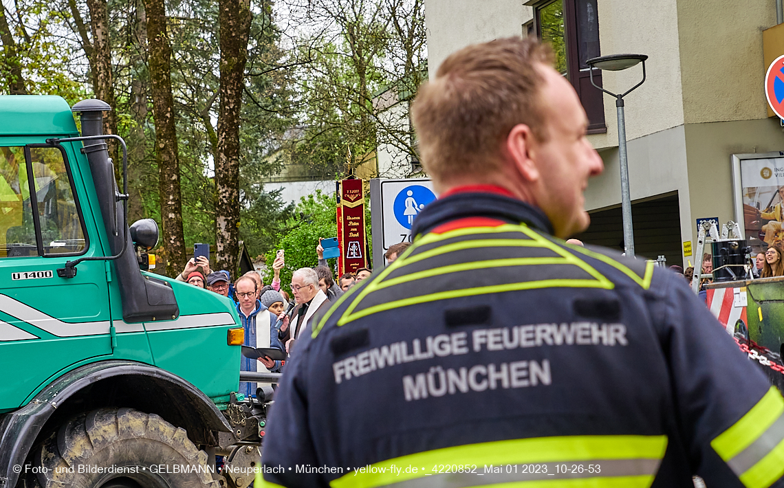 01.05.2023 - Maibaumaufstellung in Berg am Laim